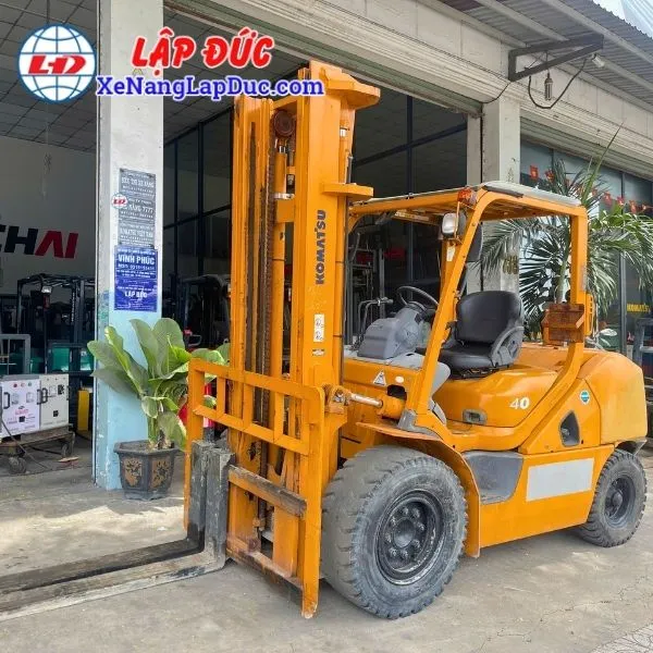 xe-nang-dau-4-tan-komatsu-fd40t-10 (1) Xe Nâng Dầu 4 Tấn KOMATSU FD40T-10