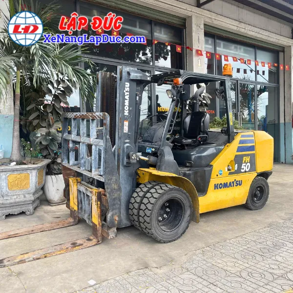 Xe Nâng Dầu 5 Tấn KOMATSU FH50-2
