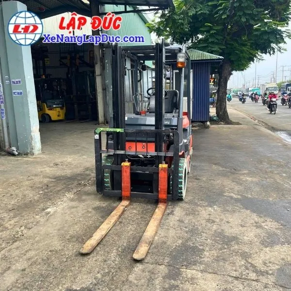 xe-nang-dien-ngoi-1-5-tan-toyota-8fb15-2 (6) Xe Nâng Điện Ngồi 1.5 Tấn TOYOTA 8FB15