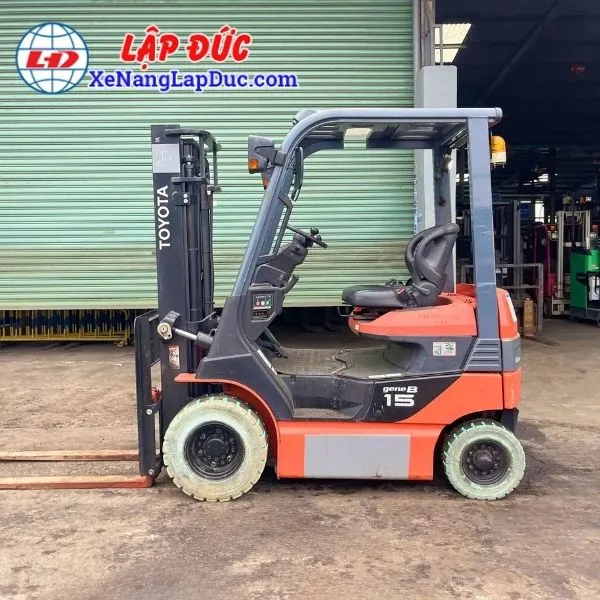 xe-nang-dien-ngoi-1-5-tan-toyota-8fb15-2 (7) Xe Nâng Điện Ngồi 1.5 Tấn TOYOTA 8FB15