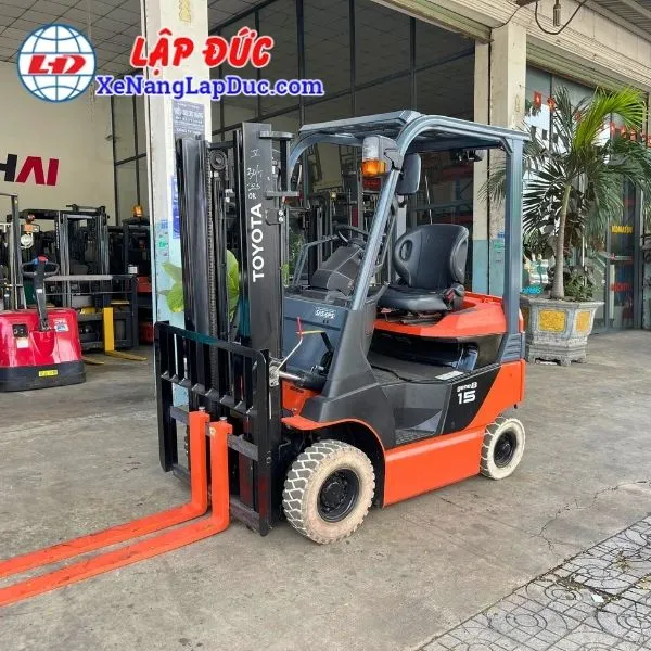 Xe Nâng Điện Ngồi 1.5 Tấn TOYOTA 8FB15