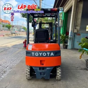 Xe Nâng Điện Ngồi 1.5 Tấn TOYOTA 8FB15