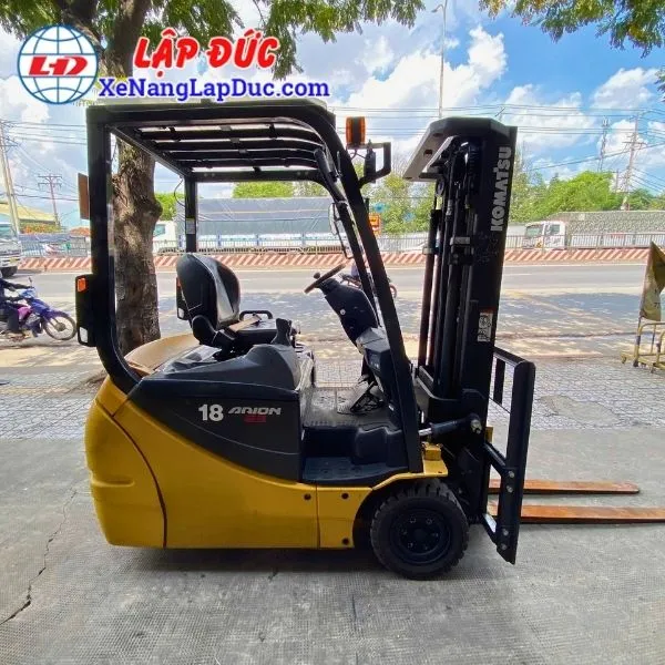 xe-nang-dien-ngoi-1-8-tan-komatsu-fb18m-12 (2) Xe Nâng Điện Ngồi 1.8 Tấn KOMATSU FB18M-12