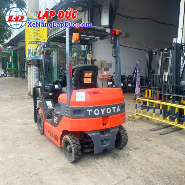 Xe Nâng Điện Ngồi 1 Tấn TOYOTA 8FB10
