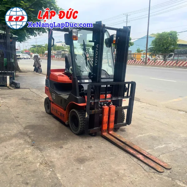 Xe Nâng Điện Ngồi 1 Tấn TOYOTA 8FB10