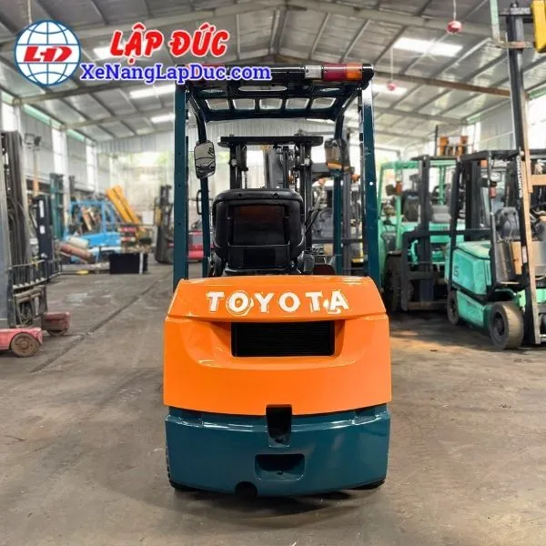 Xe Nâng Dầu 1.8 Tấn TOYOTA 02-7FD18