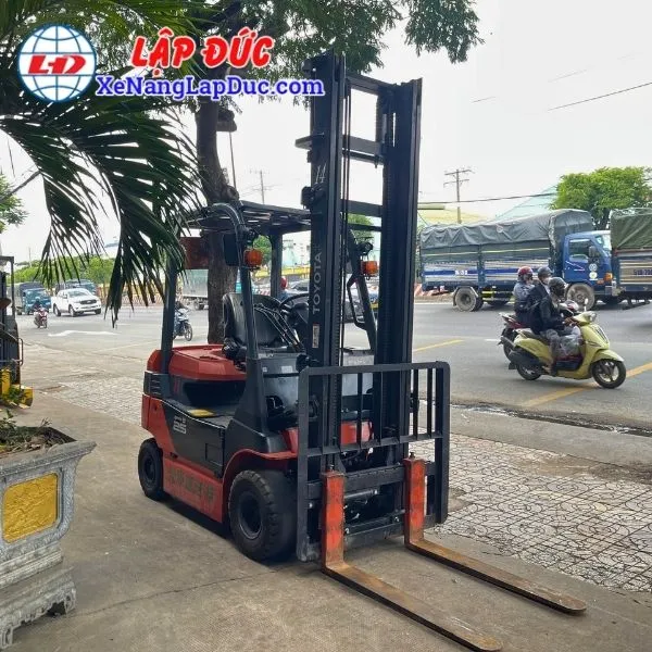 xe-nang-dien-ngoi-2-5-tan-toyota-8fbh25 (3) Xe Nâng Điện Ngồi 2.5 Tấn TOYOTA 8FBH25