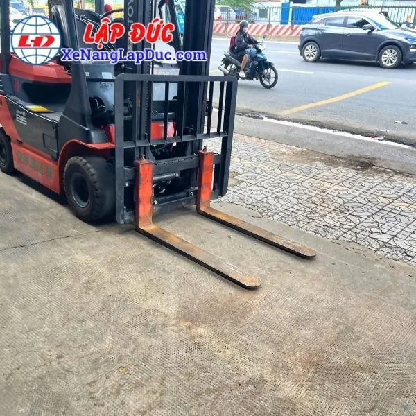 xe-nang-dien-ngoi-2-5-tan-toyota-8fbh25 (4) Xe Nâng Điện Ngồi 2.5 Tấn TOYOTA 8FBH25