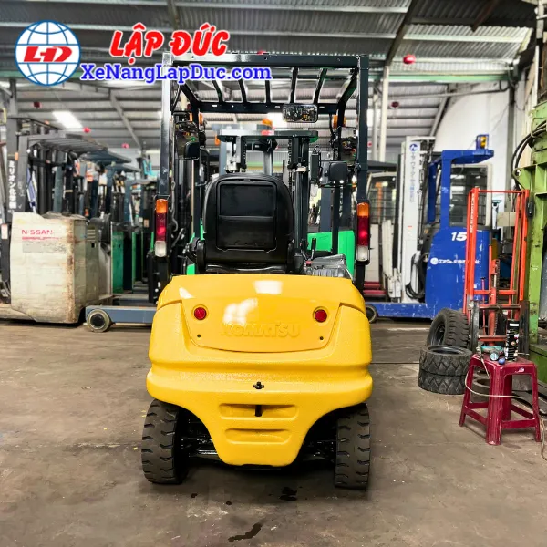 xe-nang-dien-ngoi-2-tan-komatsu-fb20a-12-3 (3) Xe Nâng Điện Ngồi 2 Tấn KOMATSU FB20A-12
