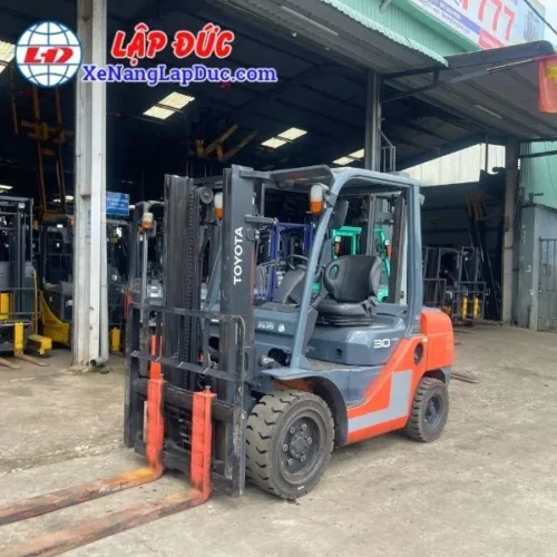 Xe Nâng Dầu 3 Tấn TOYOTA 02-8FD30