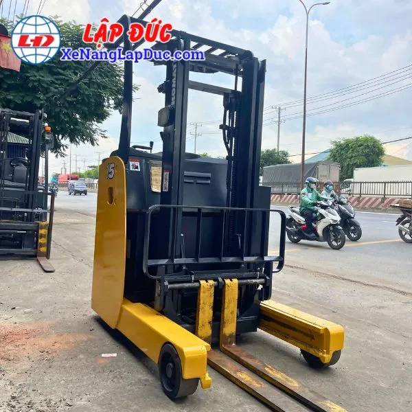 xe-nang-dien-dung-1-5-tan-komatsu-fb15rl-14 (5) Xe Nâng Điện Đứng 1.5 Tấn KOMATSU FB15RL-14