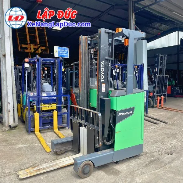 xe-nang-dien-dung-1-tan-toyota-8fbr10-2 (1) Xe Nâng Điện Đứng 1 Tấn TOYOTA 8FBR10