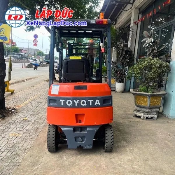 xe-nang-dien-ngoi-1-5-tan-toyota-8fbh15 (5) Xe Nâng Điện Ngồi 1.5 Tấn TOYOTA 8FBH15