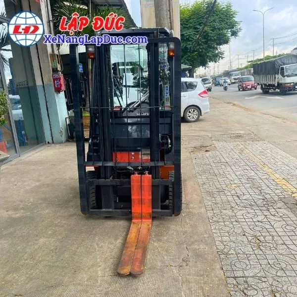 xe-nang-dien-ngoi-1-5-tan-toyota-8fbh15 (6) Xe Nâng Điện Ngồi 1.5 Tấn TOYOTA 8FBH15