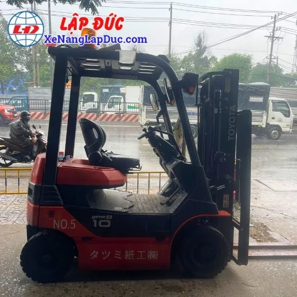 xe-nang-dien-ngoi-1-tan-toyota-8fb10-7 (2) Xe Nâng Điện Ngồi 1 Tấn TOYOTA 8FB10