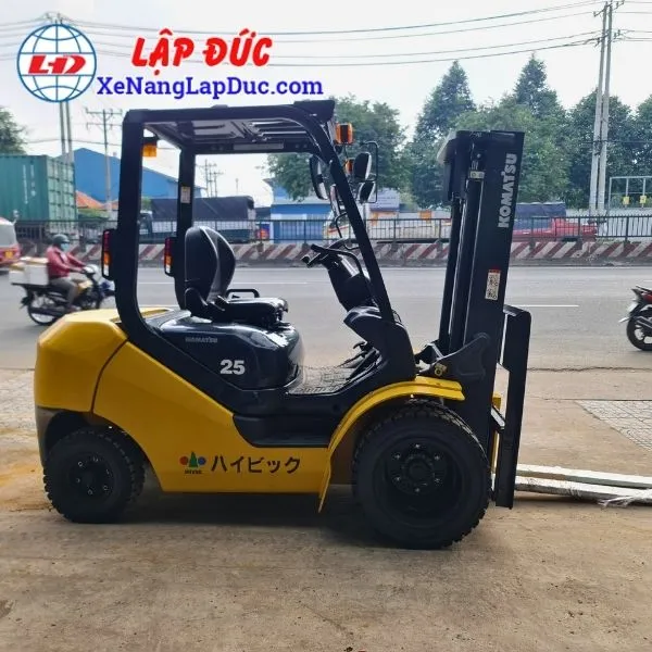 xe-nang-dau-2-5-tan-komatsu-fd25t-17-5 (3) Xe Nâng Dầu 2.5 Tấn KOMATSU FD25T-17