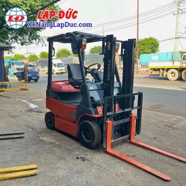 xe-nang-dien-ngoi-lai-1-5-tan-toyota-8fbh15 (3) Xe Nâng Điện Ngồi Lái 1.5 Tấn TOYOTA 8FBH15