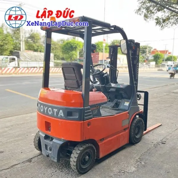 xe-nang-dien-ngoi-lai-1-5-tan-toyota-8fbh15 (4) Xe Nâng Điện Ngồi Lái 1.5 Tấn TOYOTA 8FBH15