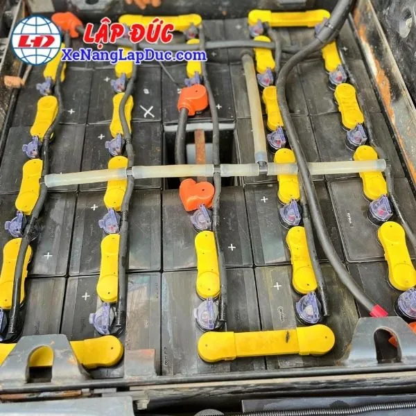 xe-nang-dien-ngoi-lai-1-5-tan-toyota-8fbh15 (8) Xe Nâng Điện Ngồi Lái 1.5 Tấn TOYOTA 8FBH15