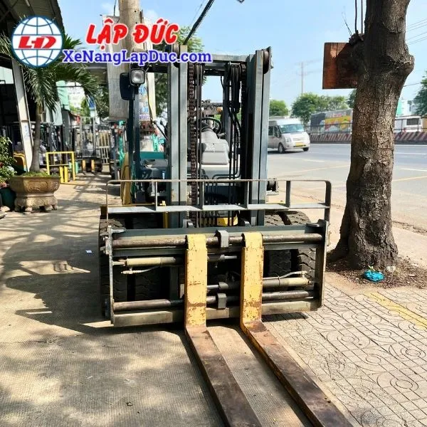 xe-nang-dau-3-5-tan-komatsu-fd35t-10 (6) Xe Nâng Dầu 3.5 Tấn KOMATSU FD35T-10