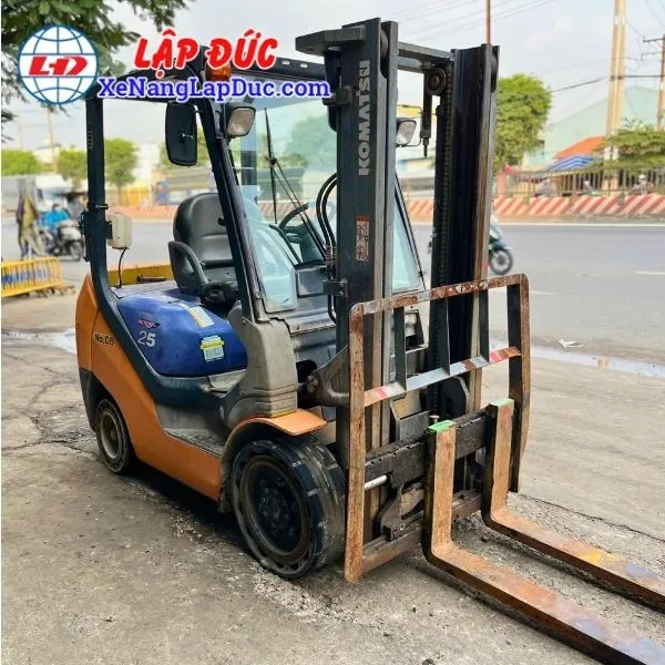 xe-nang-dau-2-5-tan-komatsu-fd25nt-16 (4) Xe Nâng Dầu 2.5 Tấn KOMATSU FD25NT-16