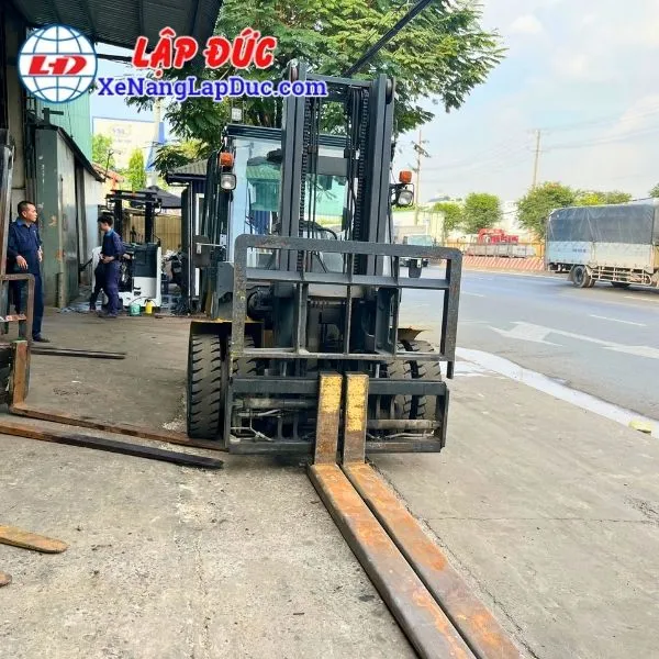 xe-nang-dau-3-5-tan-komatsu-fh35-2 (2) Xe Nâng Dầu 3.5 Tấn KOMATSU FH35-2