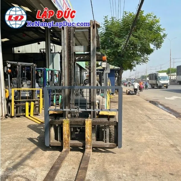 xe-nang-dau-3-tan-komatsu-fd30c-16 (4) Xe Nâng Dầu 3 Tấn KOMATSU FD30C-16