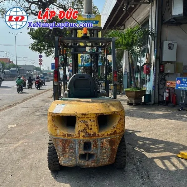 xe-nang-dau-3-tan-komatsu-fd30c-16 (7) Xe Nâng Dầu 3 Tấn KOMATSU FD30C-16