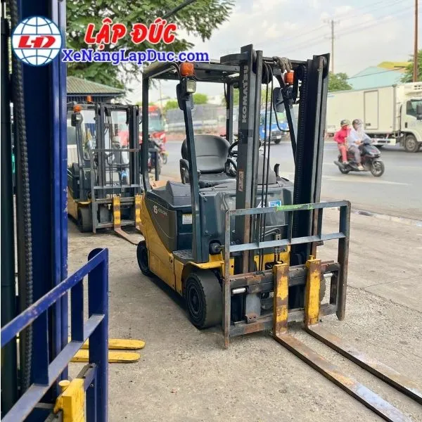 xe-nang-dien-ngoi-lai-1-5-tan-komatsu-fb15-12-12 (11) Xe Nâng Điện Ngồi Lái 1.5 Tấn KOMATSU FB15-12