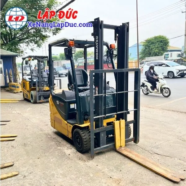 xe-nang-dien-ngoi-lai-1-5-tan-komatsu-fb15m-12-3 (4) Xe Nâng Điện Ngồi Lái 1.5 Tấn KOMATSU FB15M-12