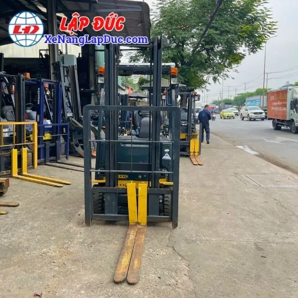 xe-nang-dien-ngoi-lai-1-5-tan-komatsu-fb15m-12-3 (5) Xe Nâng Điện Ngồi Lái 1.5 Tấn KOMATSU FB15M-12
