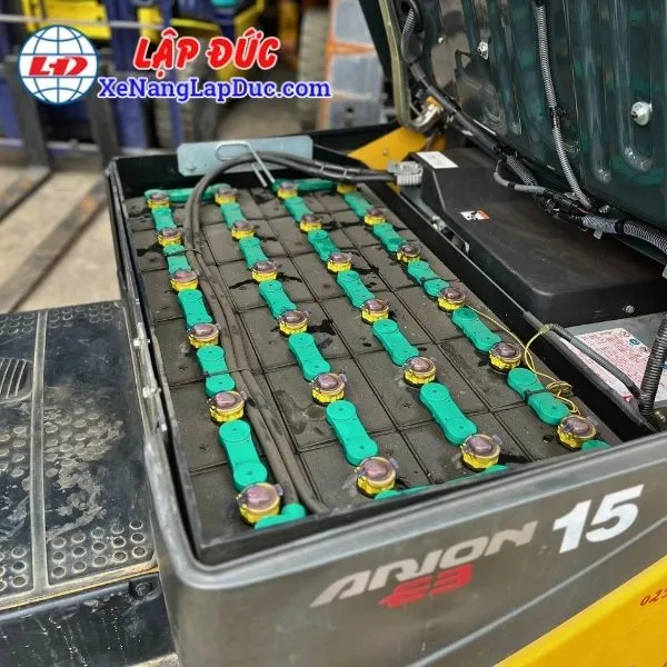 xe-nang-dien-ngoi-lai-1-5-tan-komatsu-fb15m-12-3 (8) Xe Nâng Điện Ngồi Lái 1.5 Tấn KOMATSU FB15M-12