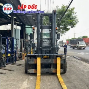 Xe Nâng Dầu 7 Tấn KOMATSU FH70-2