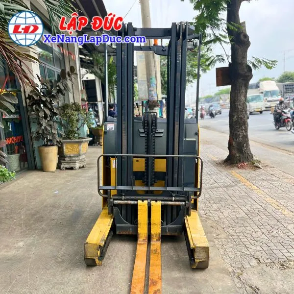 xe-nang-dien-dung-lai-1-5-tan-komatsu-fb15rl-15-2 (5) Xe Nâng Điện Đứng Lái 1.5 Tấn KOMATSU FB15RL-15
