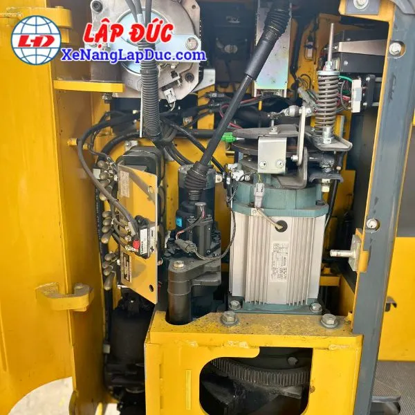 xe-nang-dien-dung-lai-1-5-tan-komatsu-fb15rl-15-2 (7) Xe Nâng Điện Đứng Lái 1.5 Tấn KOMATSU FB15RL-15