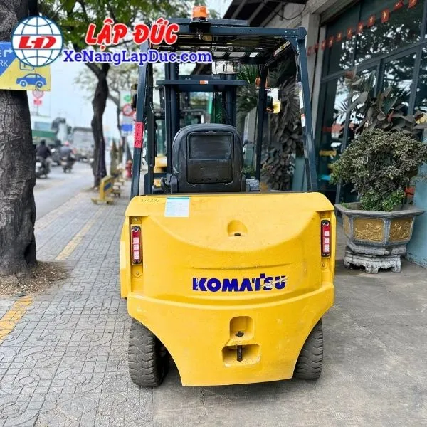 xe-nang-dien-ngoi-lai-2-5-tan-komatsu-fe25-2-2 (5) Xe Nâng Điện Ngồi Lái 2.5 Tấn KOMATSU FE25-2
