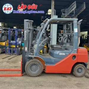 Xe Nâng Dầu 2.5 Tấn TOYOTA 02-8FD25
