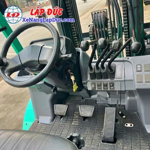 xe-nang-dau-4-tan-mitsubishi-fde40nt (6) Xe Nâng Dầu 4 Tấn MITSUBISHI FDE40NT