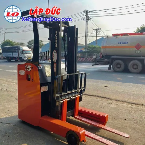 xe-nang-dien-dung-lai-1-5-tan-komatsu-fb15rs-14 (3) Xe Nâng Điện Đứng Lái 1.5 Tấn KOMATSU FB15RS-14