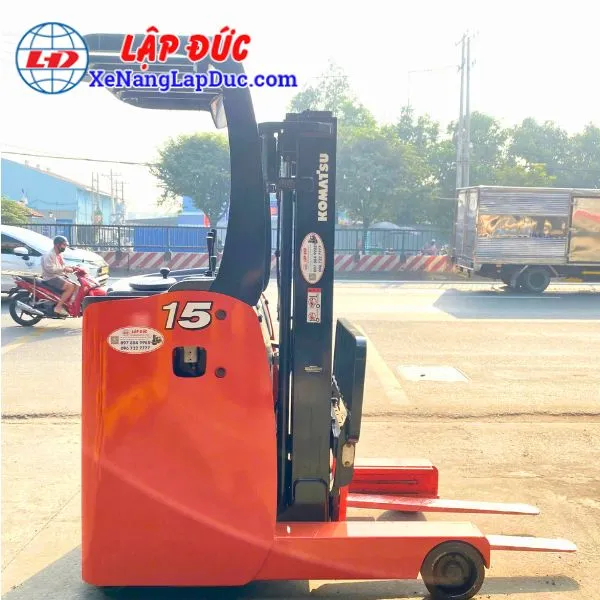 xe-nang-dien-dung-lai-1-5-tan-komatsu-fb15rs-14 (4) Xe Nâng Điện Đứng Lái 1.5 Tấn KOMATSU FB15RS-14