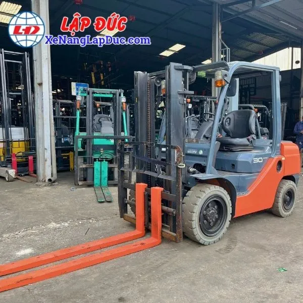 xe-nang-dau-3-tan-toyota-02-8fd30-9 (1) Xe Nâng Dầu 3 Tấn TOYOTA 02-8FD30