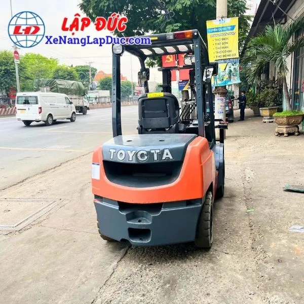 xe-nang-dau-3-tan-toyota-02-8fd30-9 (5) Xe Nâng Dầu 3 Tấn TOYOTA 02-8FD30