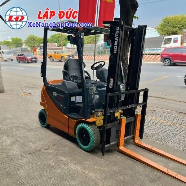 Xe Nâng Điện Ngồi Lái 900 Kg KOMATSU FB09H-12