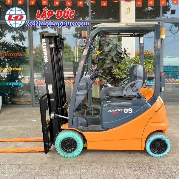 Xe Nâng Điện Ngồi Lái 900 Kg KOMATSU FB09H-12